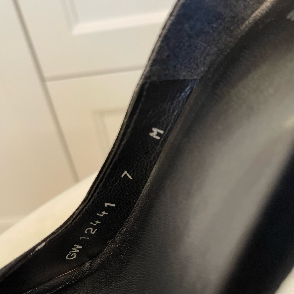 Stuart Weitzman Like New Heels Size 7. - image 6